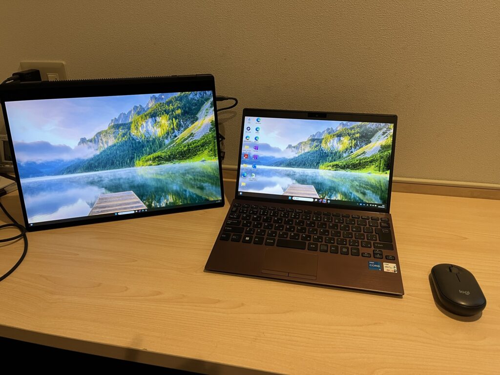 LG gram pro 2 in 1 16出張先で外部モニタとして利用するのが便利