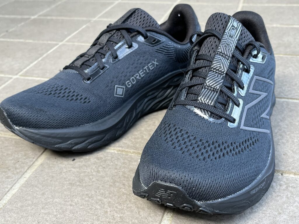 New Balance Fresh Foam X 880 v14 GORE TEX 正面