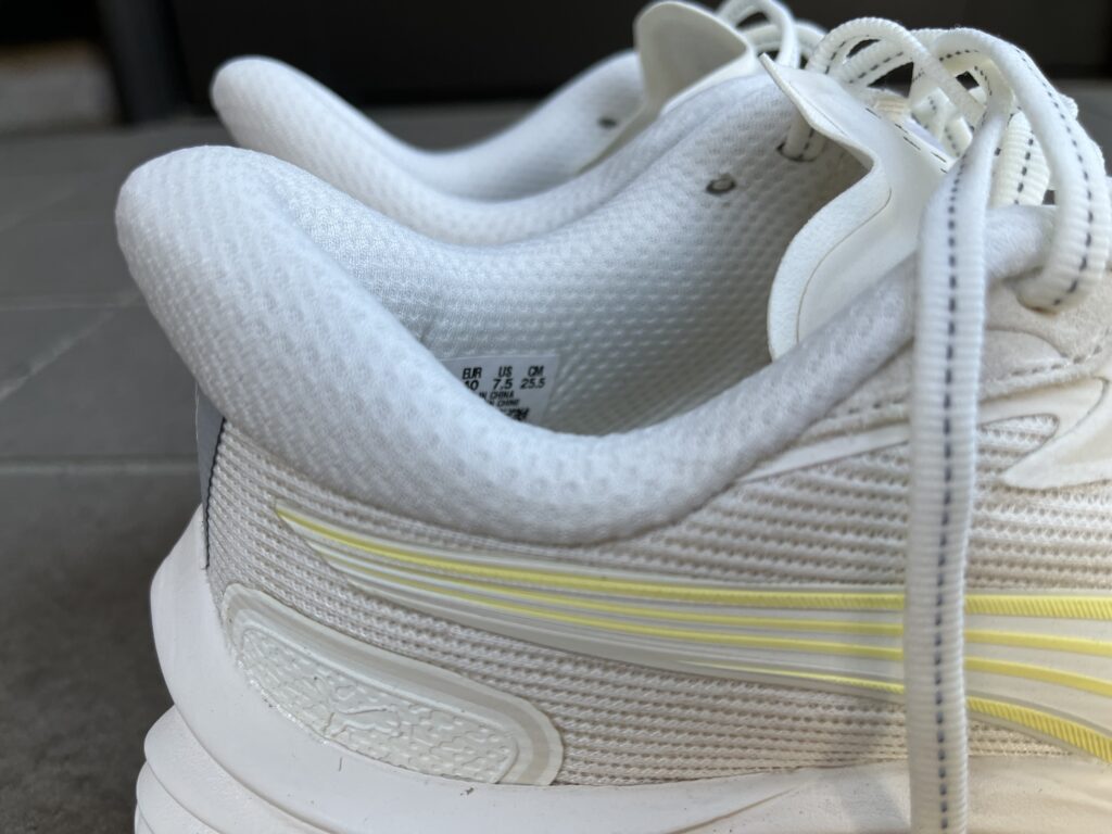 PUMA ヴェロシティニトロ4履き口2