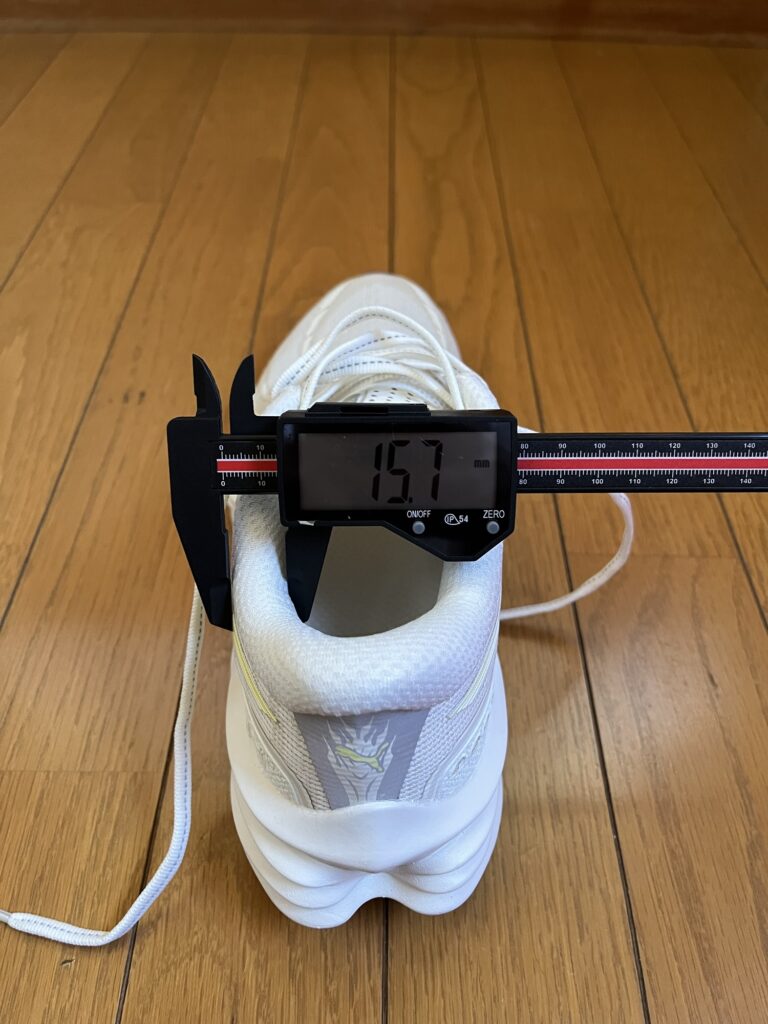 PUMA ヴェロシティニトロ4サイド厚み