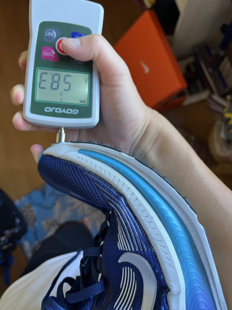 Nike ボメロ18屈曲性
