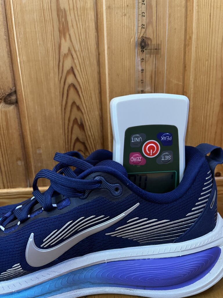 Nike ボメロ18クッション性