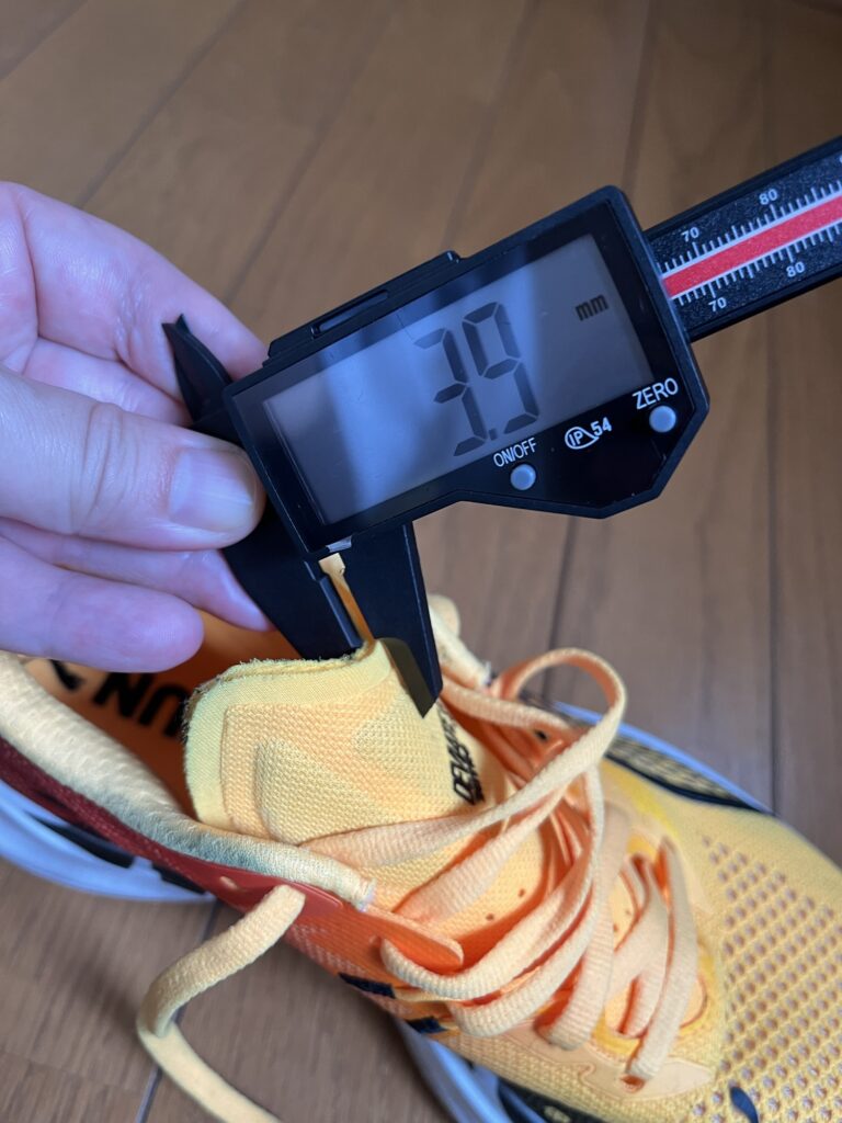 PUMAディヴィエイトニトロ3シュータン厚み