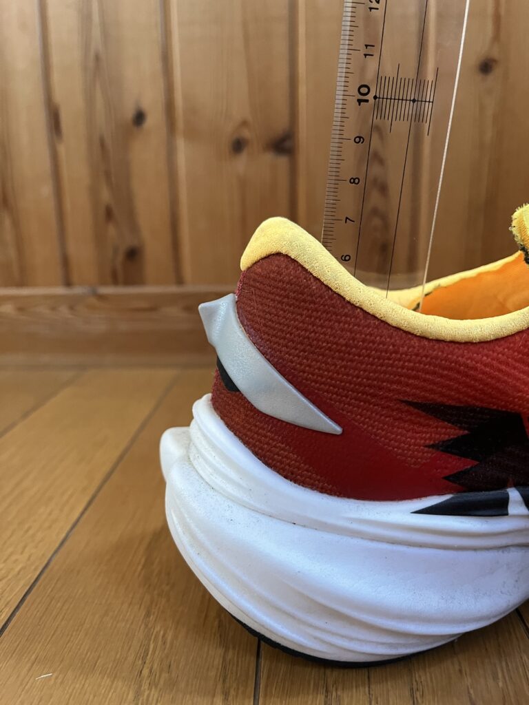 PUMAディヴィエイトニトロ3ヒール部の高さ