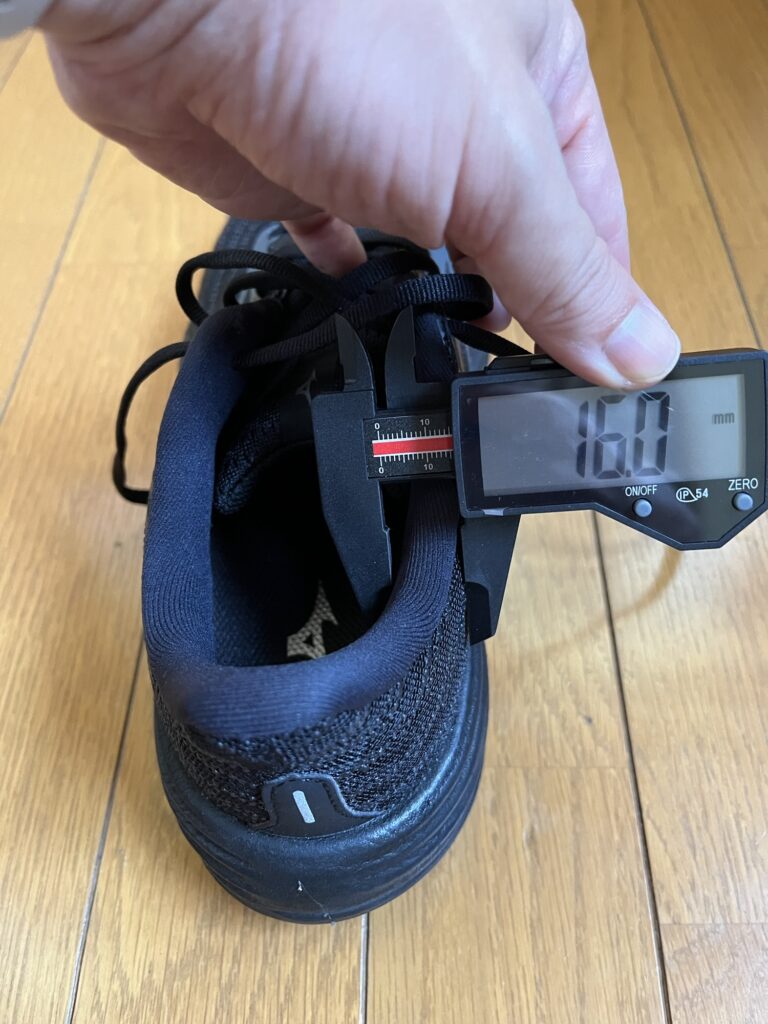 Mizuno ウェーブライダー29 履き口サイド厚み
