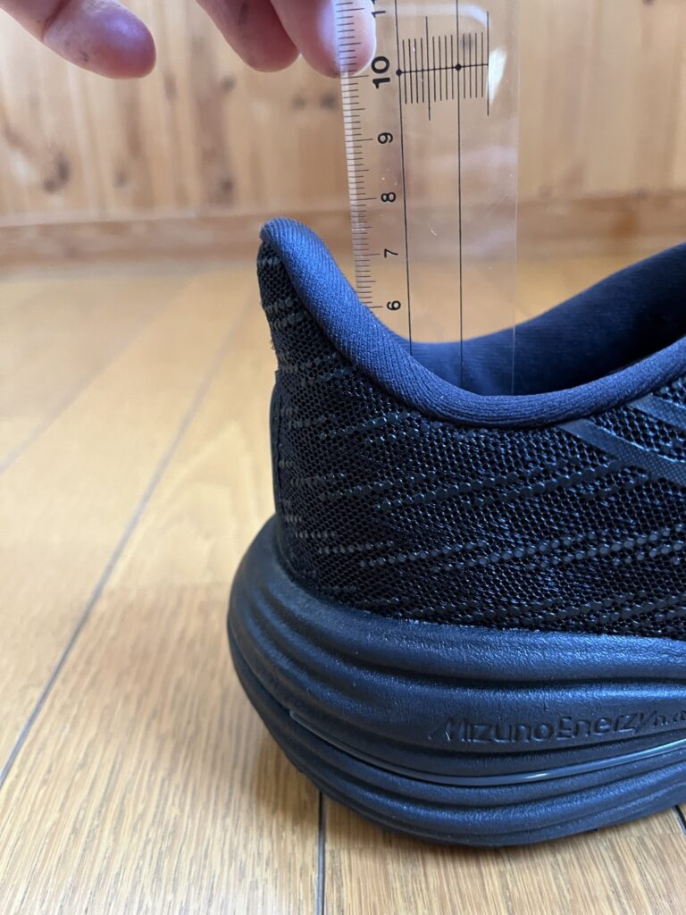 Mizuno ウェーブライダー29 履き口かかと部高さ