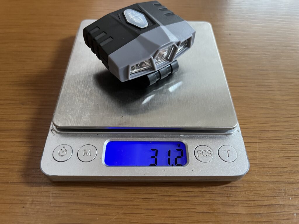 キャップライトの重さは31.2g。十分に軽量。