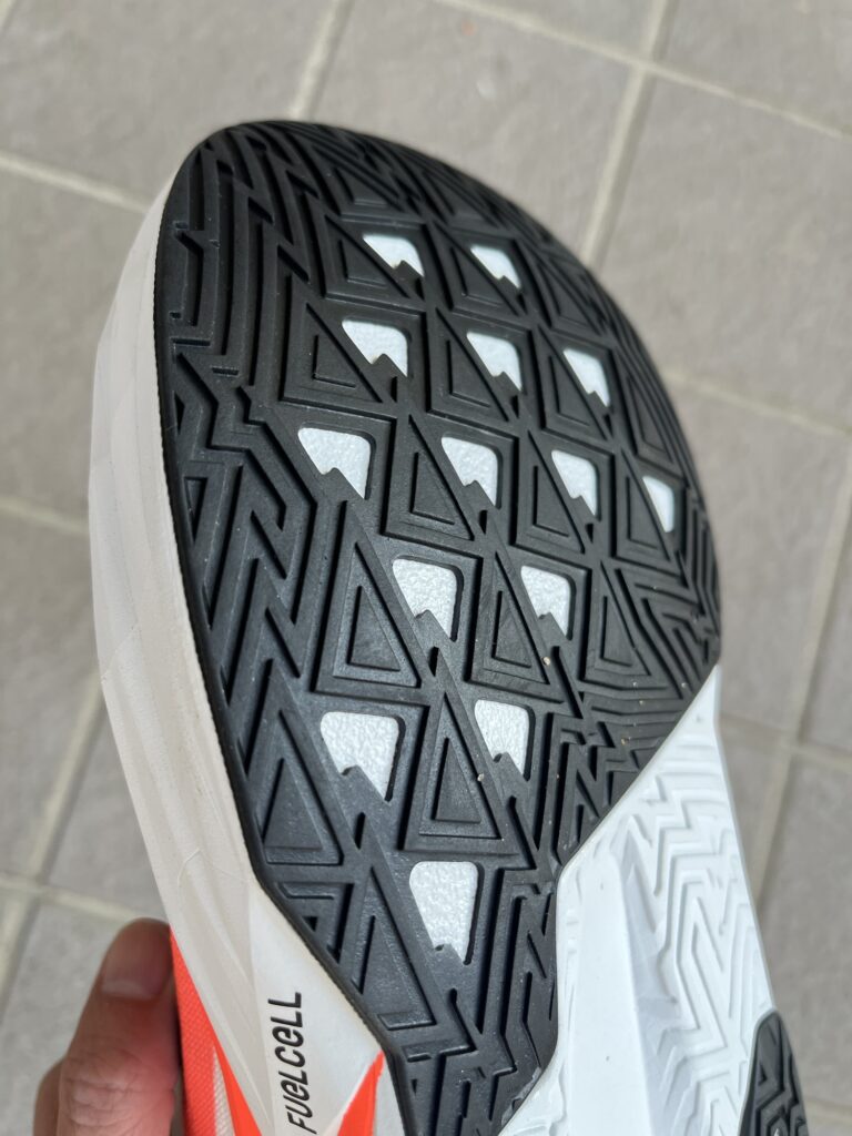New Balance FuelCell Rebel v5レビューアウトソール写真2