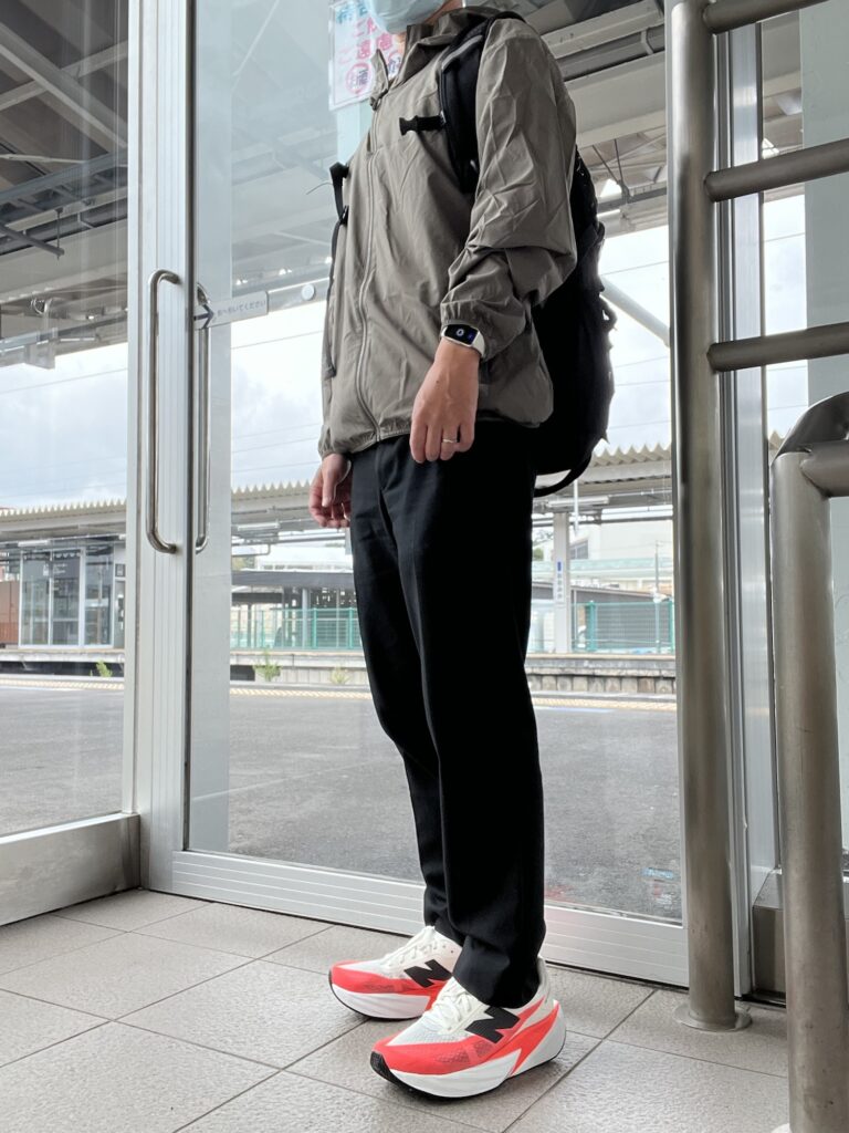New Balance FuelCell Rebel v5は普段着にも合う横から
