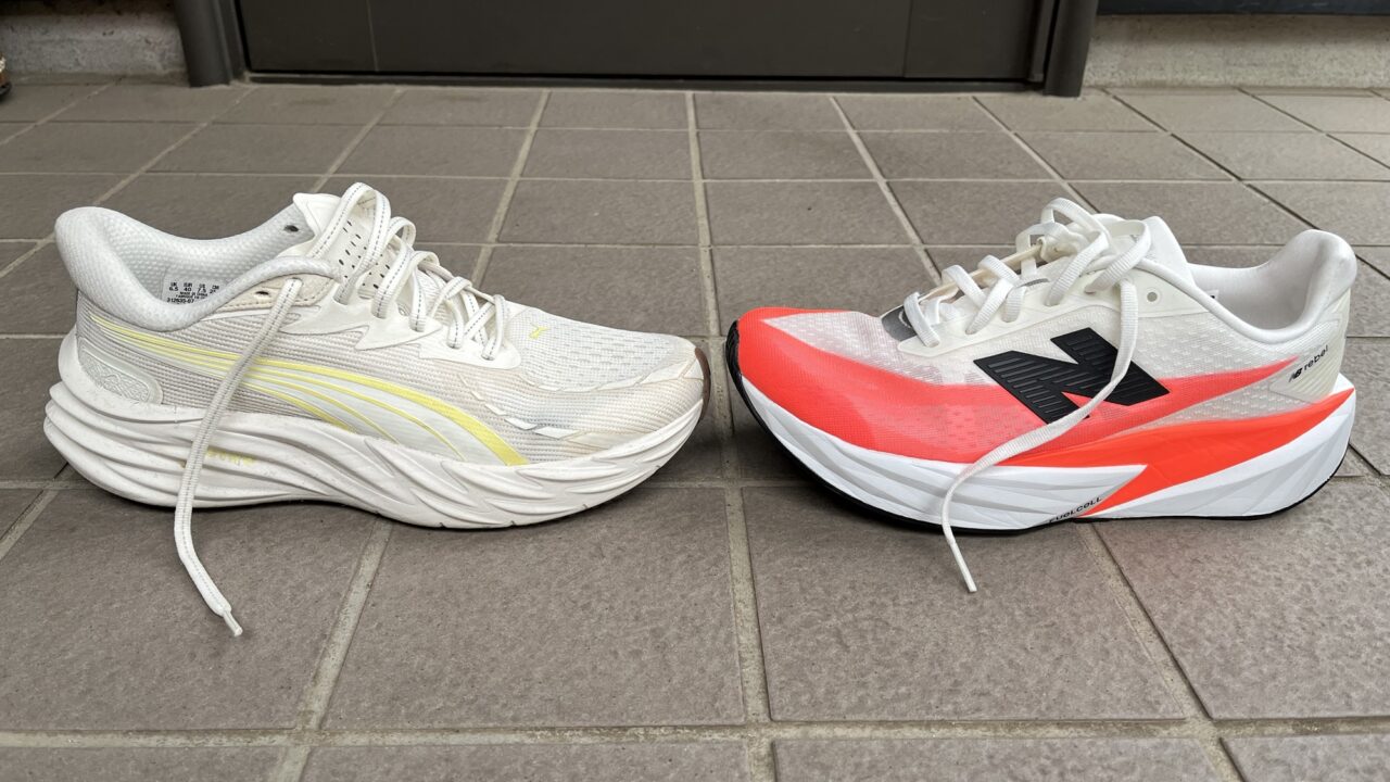 プーマ　ヴェロシティニトロ4 vs New Balance　FuelCell Rebel v5　比較レビュー　外観写真横から