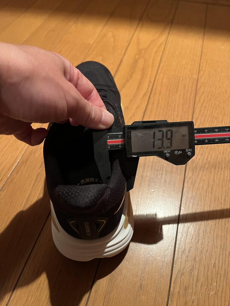 HOKAクリフトン10の履き口周りサイドクッションのレビュー写真