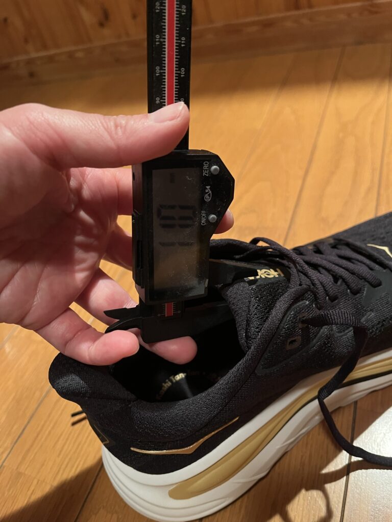 HOKAクリフトン10の履き口周りシュータンのレビュー写真