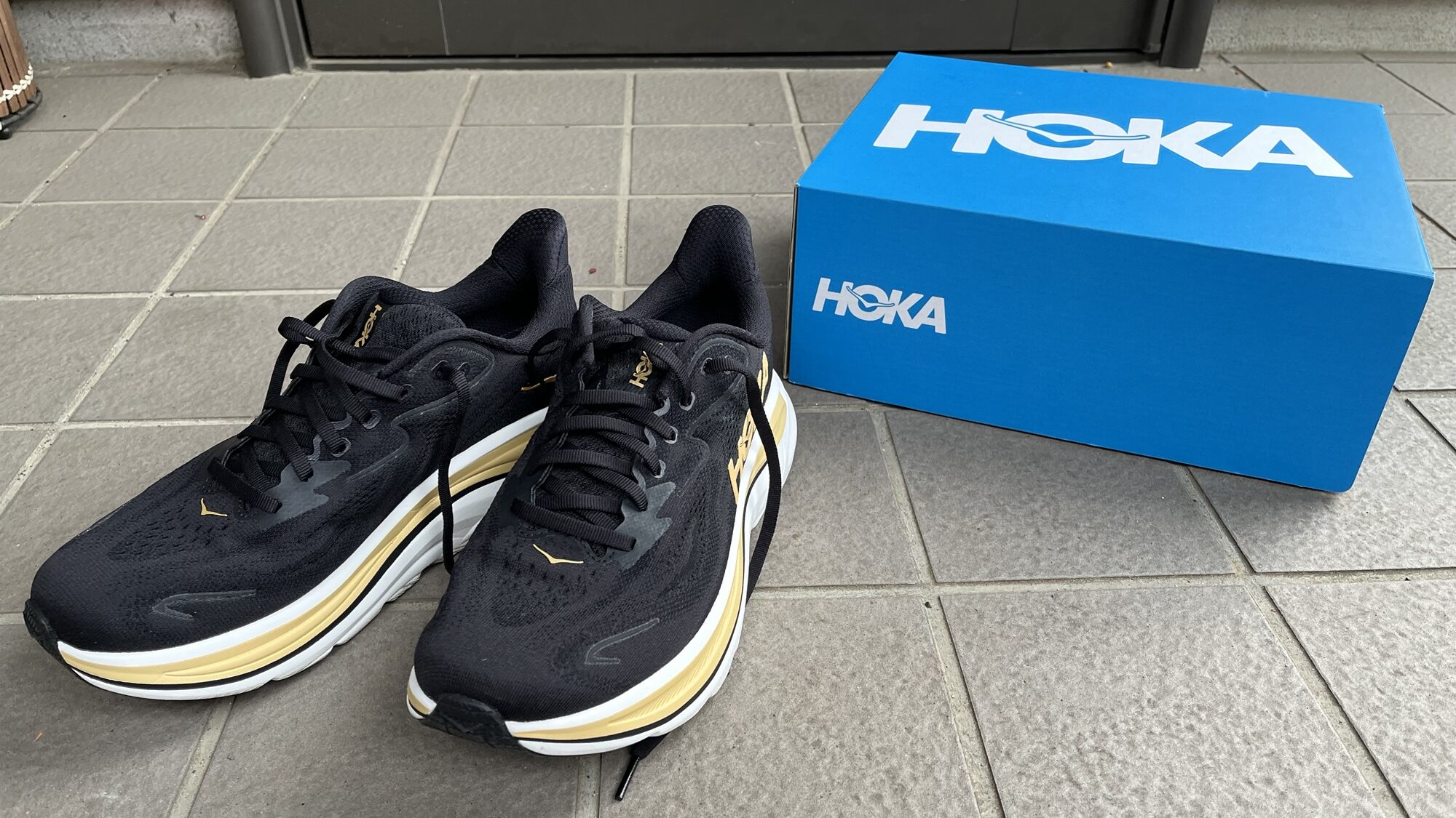 HOKA クリフトン10レビュー 外観写真1