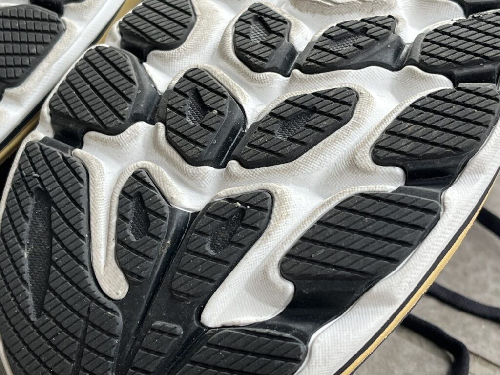 HOKAクリフトン10アウトソール前足部