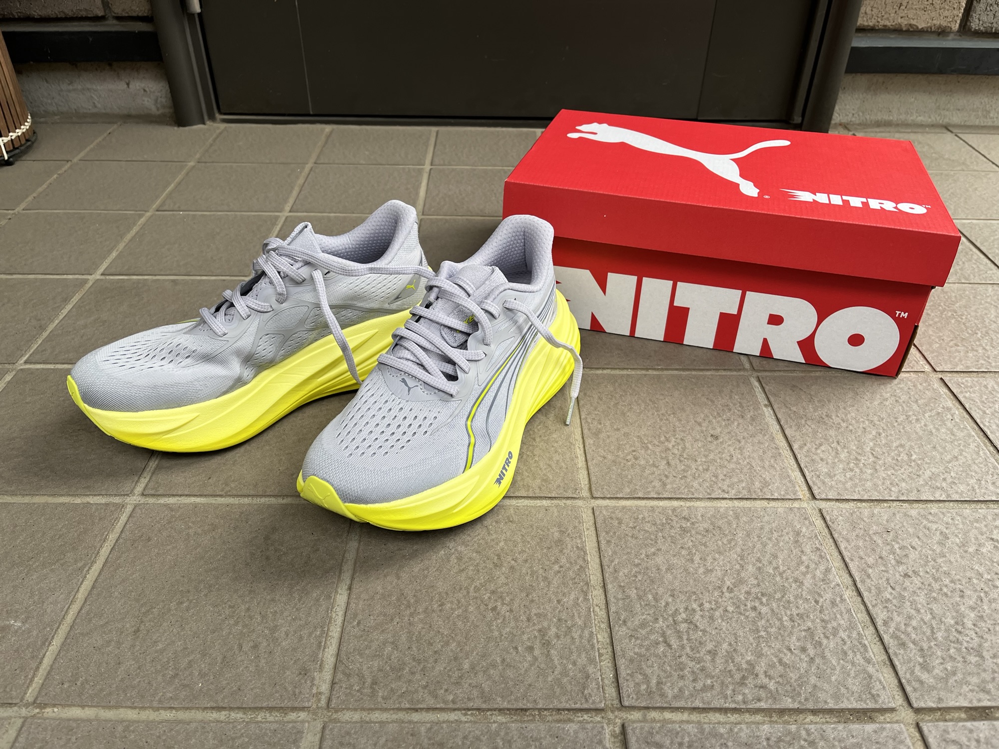 レビュー】PUMA マグマックスニトロ2｜超厚底でも軽量！極上の走り心地 
