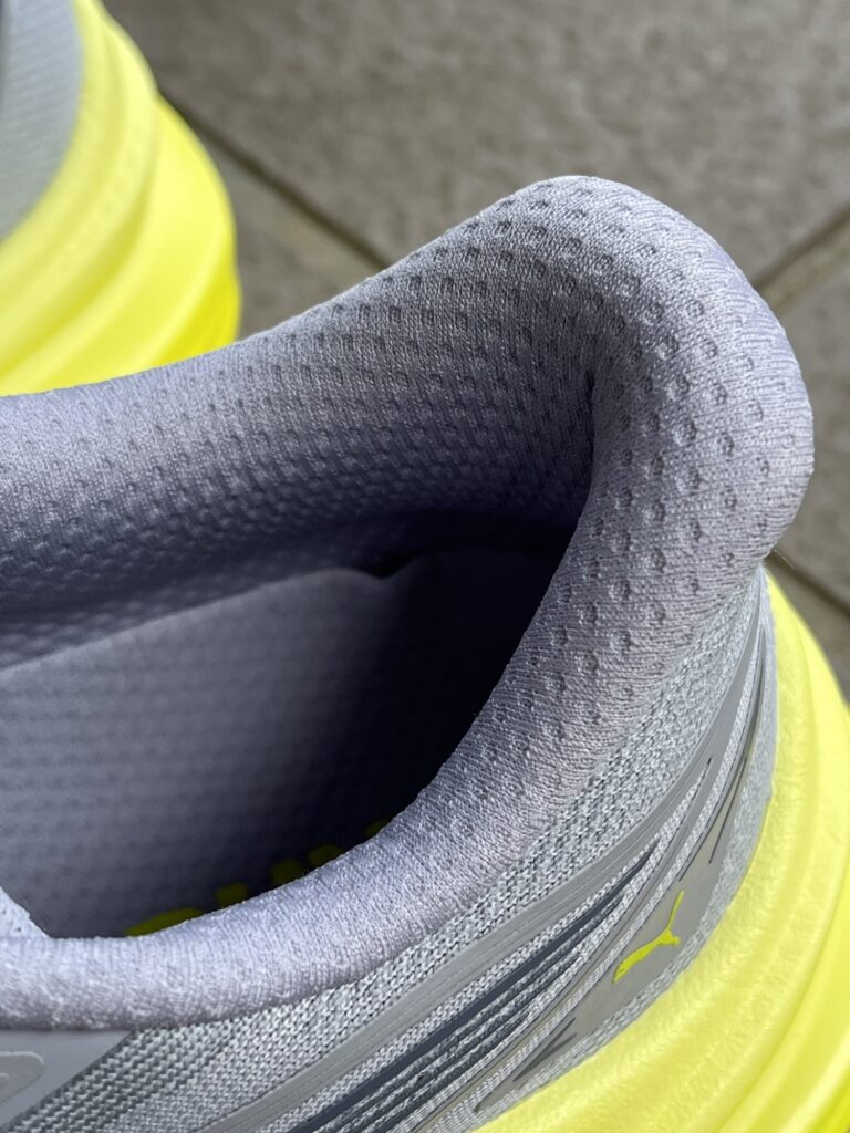 PUMA マグマックスニトロ2履き口1