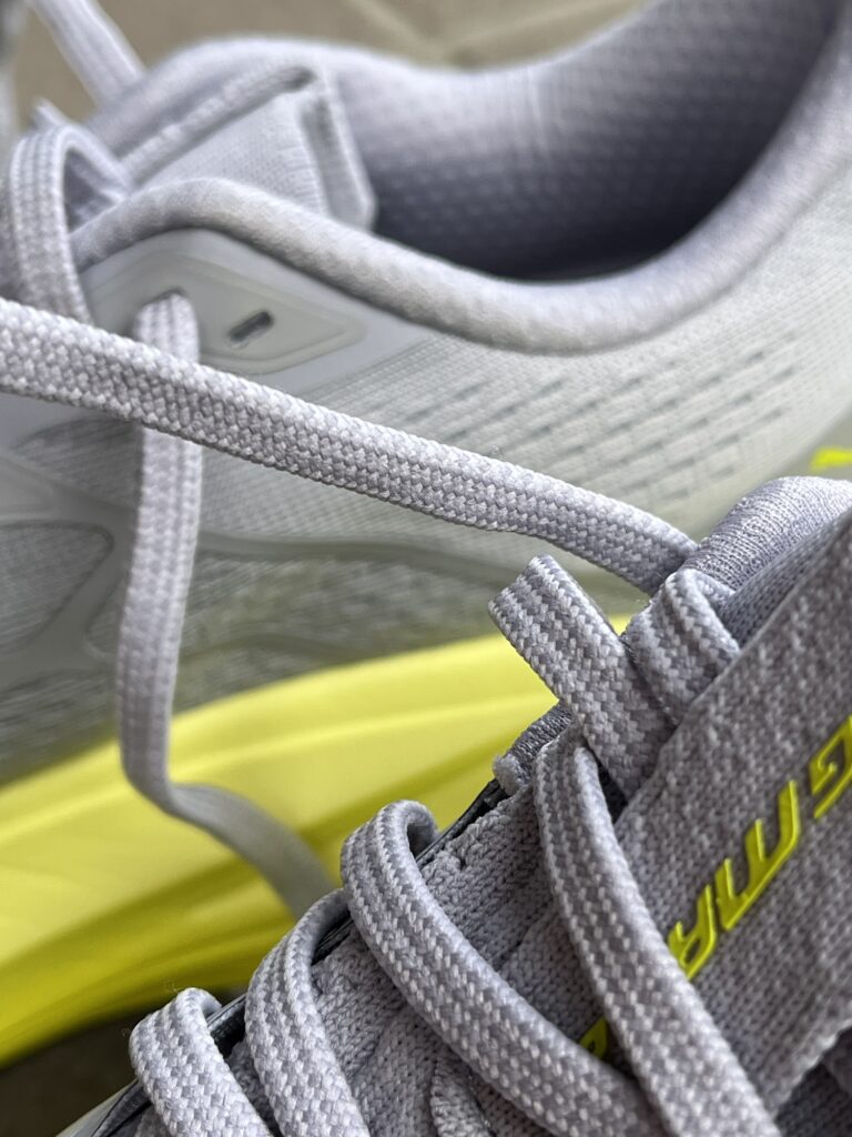 PUMA マグマックスニトロ2靴紐