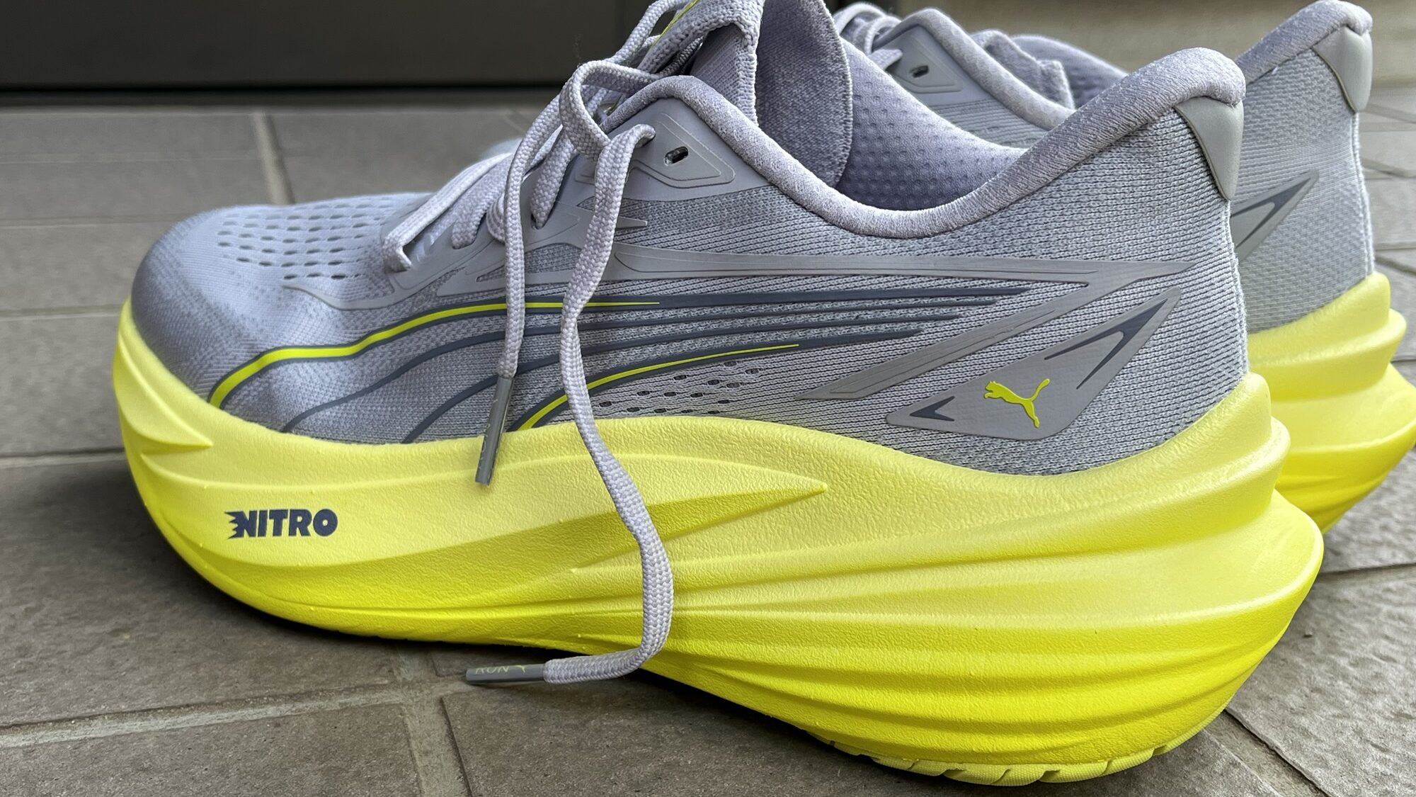 マグマックスニトロ2分厚いミッドソール