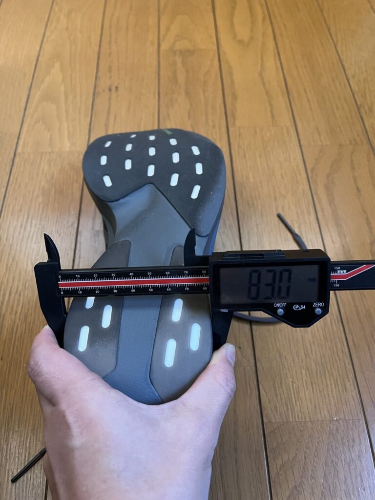 アディダス　アディゼロ EVO SL　かかと幅