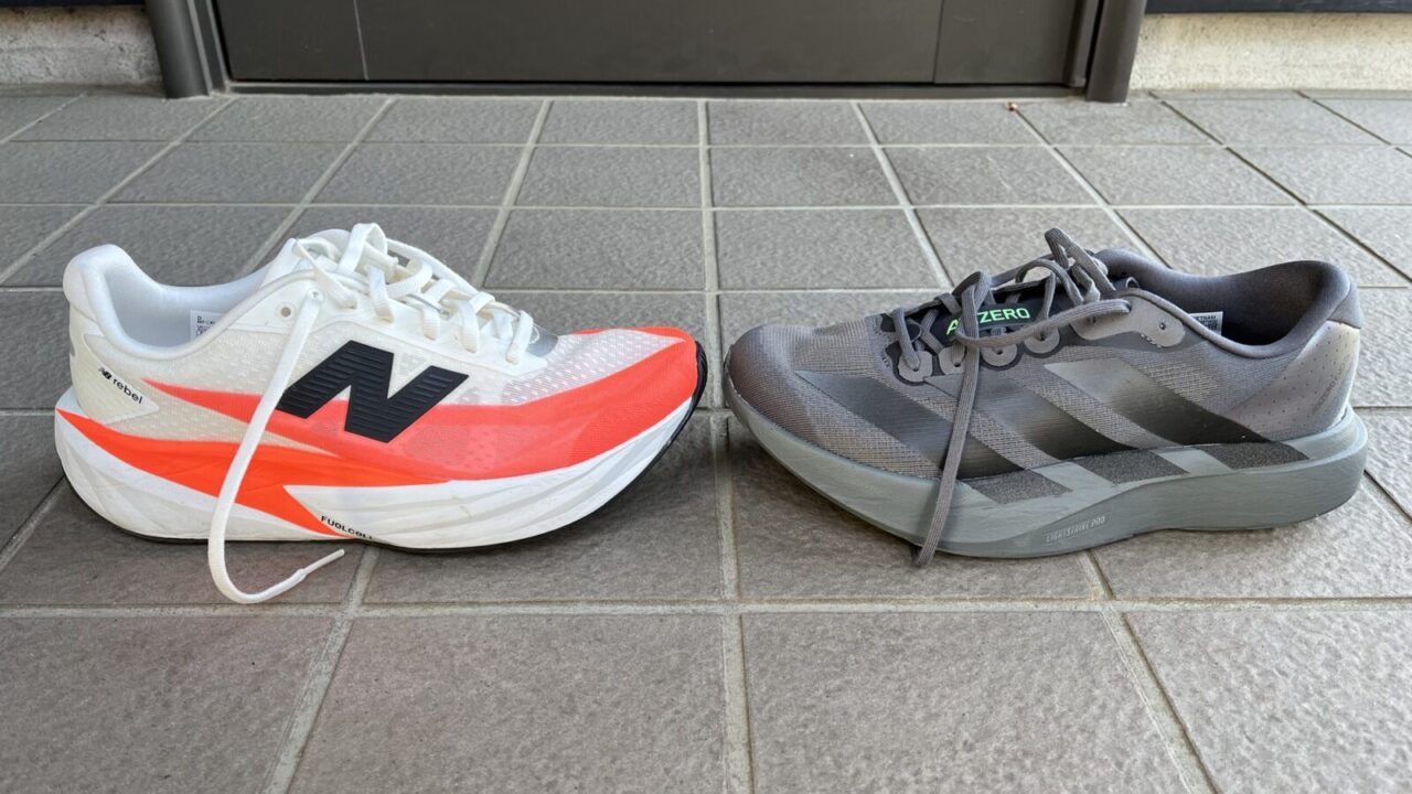 FuelCell Rebel v5 vs アディゼロ　EVO SL　徹底比較レビュー　横から見た写真