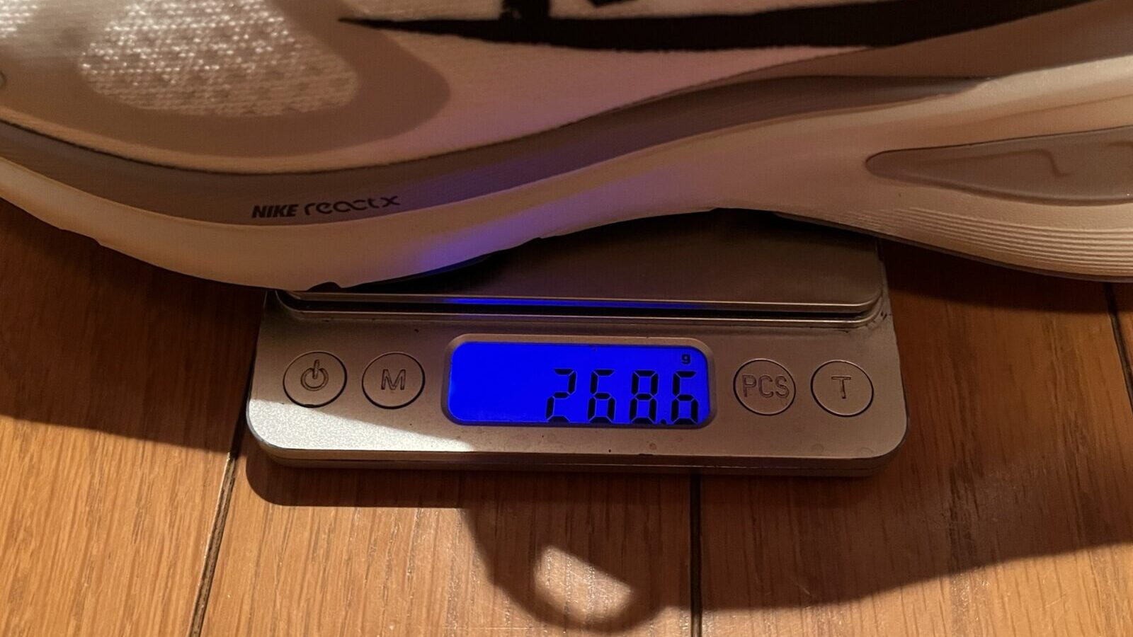 ナイキ　ストラクチャー26　重さ