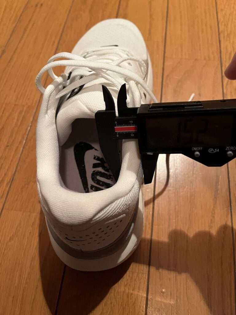 ナイキ　ストラクチャー26　サイド厚み