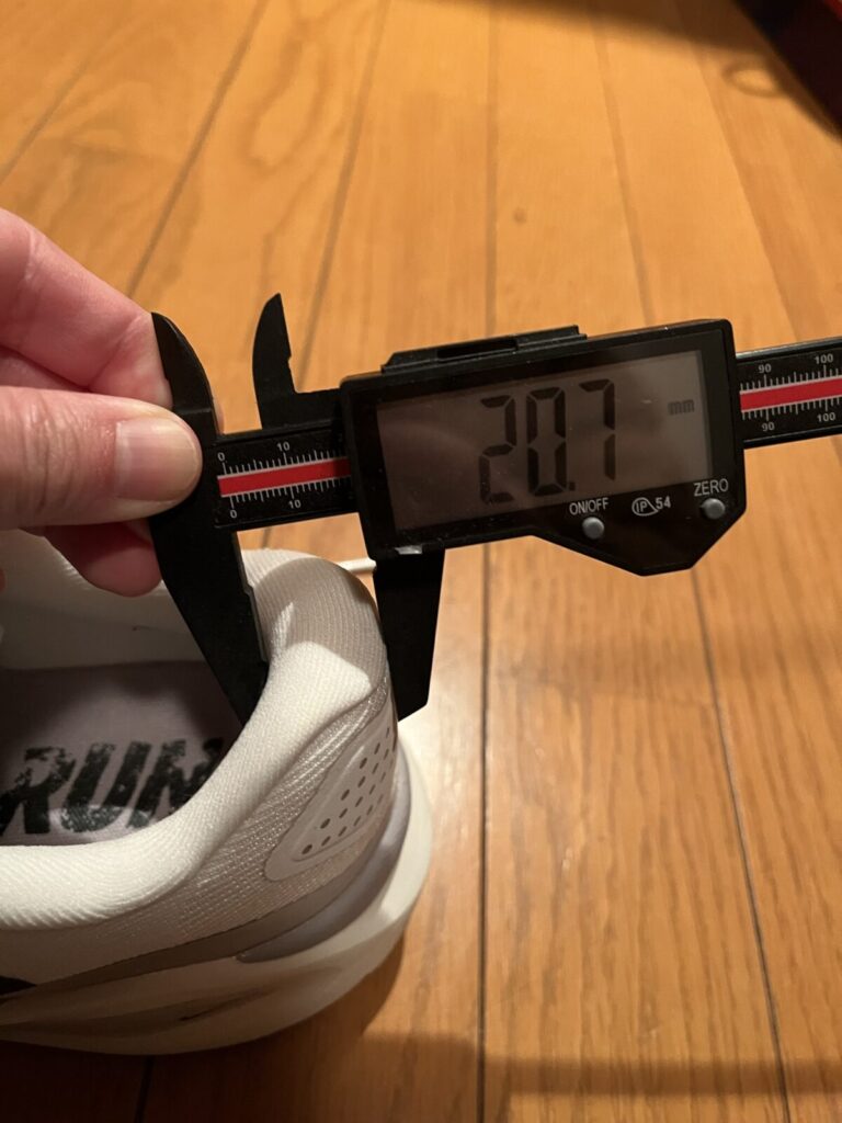 ナイキ　ストラクチャー26　ヒール厚み