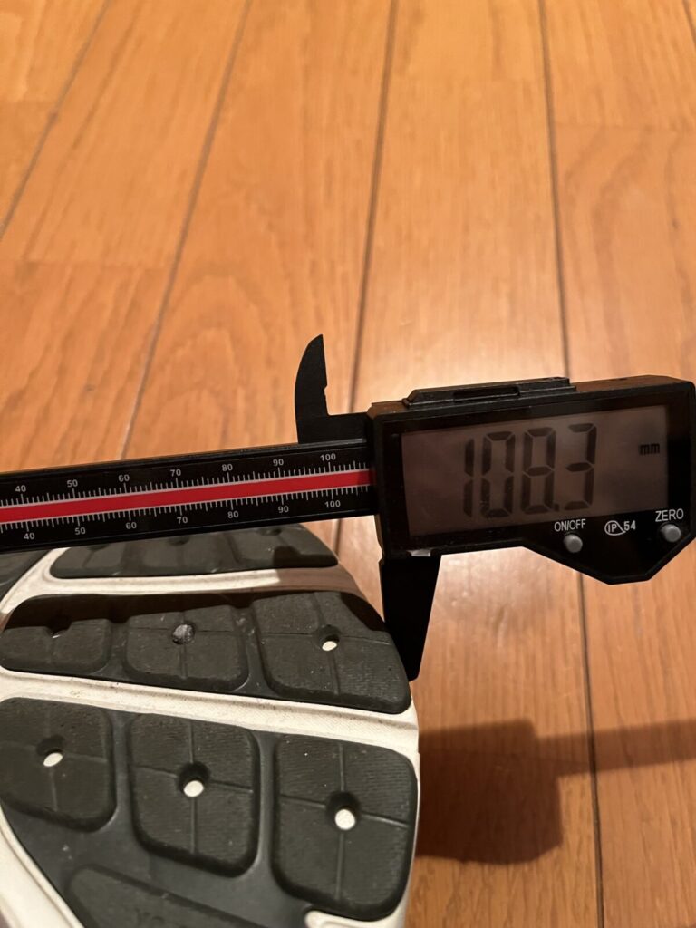 ナイキ　ストラクチャー26　前足部幅