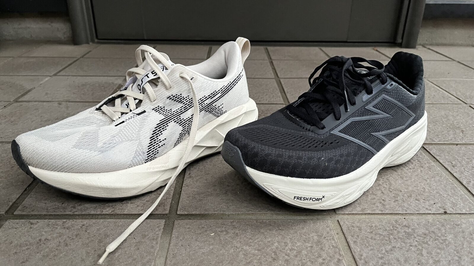 ノヴァブラスト5 vs Fresh Foam X 1080 v14　徹底比較レビュー　正面から見た写真