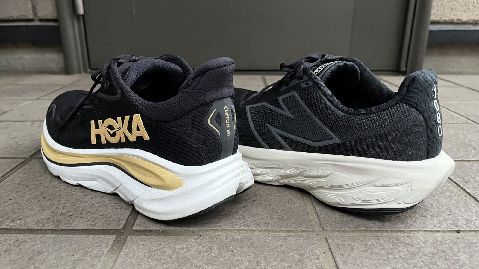 クリフトン10 vs Fresh Foam X 1080 v14　徹底比較レビュー　かかとから見た写真