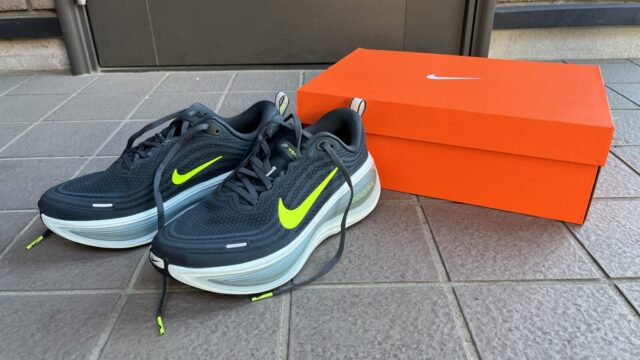 ナイキ ボメロプラス 外観1