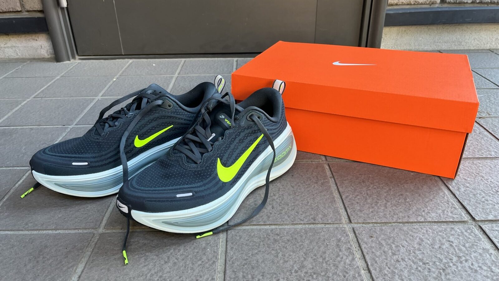 ナイキ　ボメロプラス　外観1