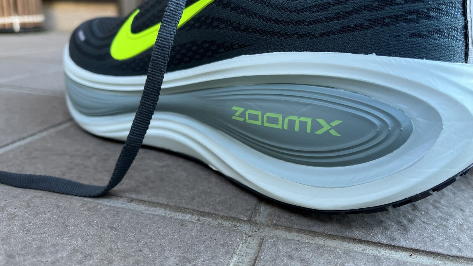 ボメロプラスレビュー　ミッドソール