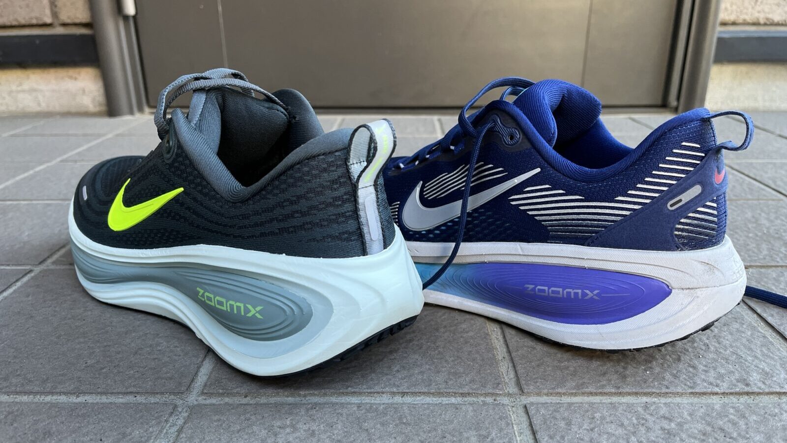 ボメロプラス vs ボメロ18 徹底比較レビュー かかとから見た写真