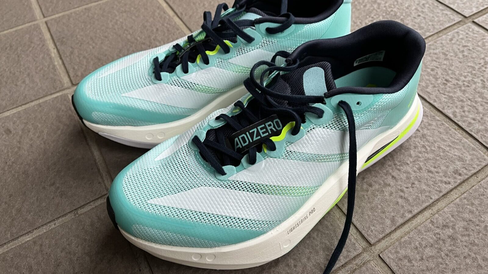 アディゼロ　ボストン13　徹底レビュー　外観4