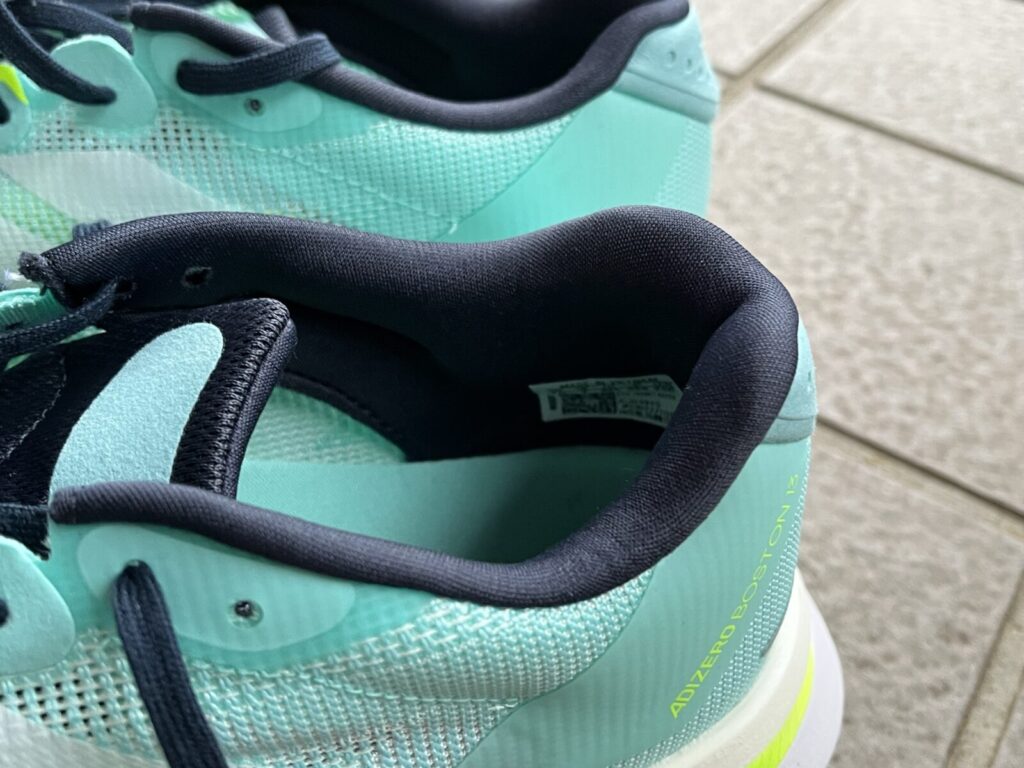 アディゼロ　ボストン13　徹底レビュー　履き口クッション