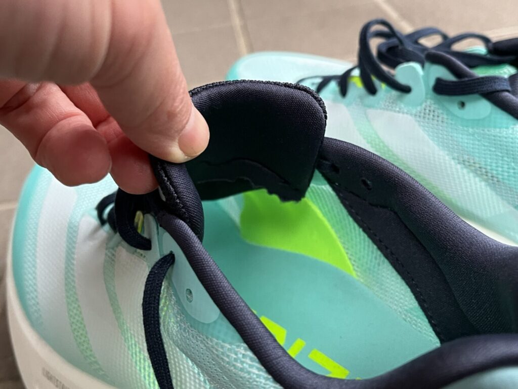 アディゼロ　ボストン13　徹底レビュー　ガセットタン