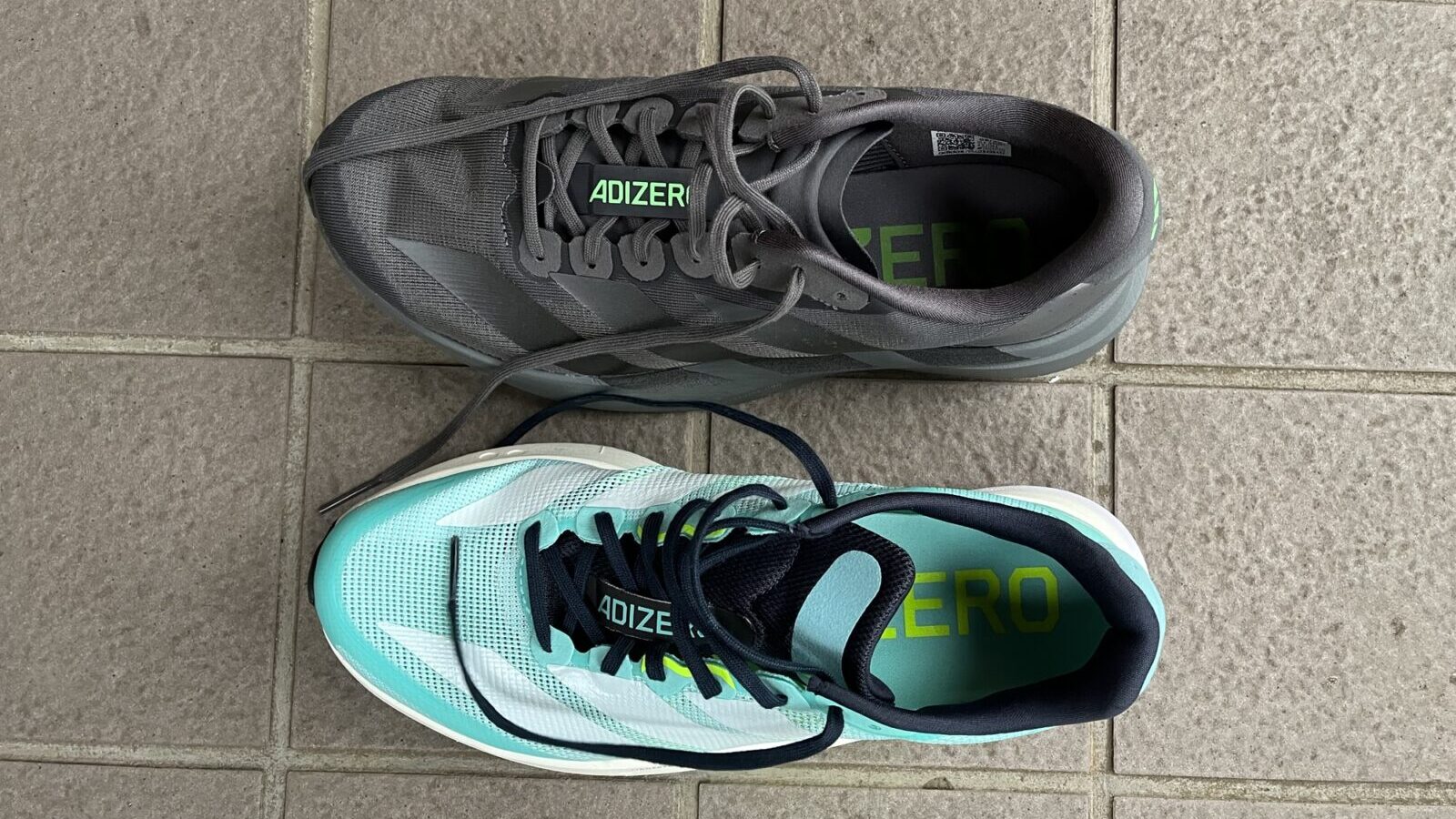 アディダス　アディゼロ　EVO SL vs アディゼロ ボストン13　徹底比較レビュー上から見た写真