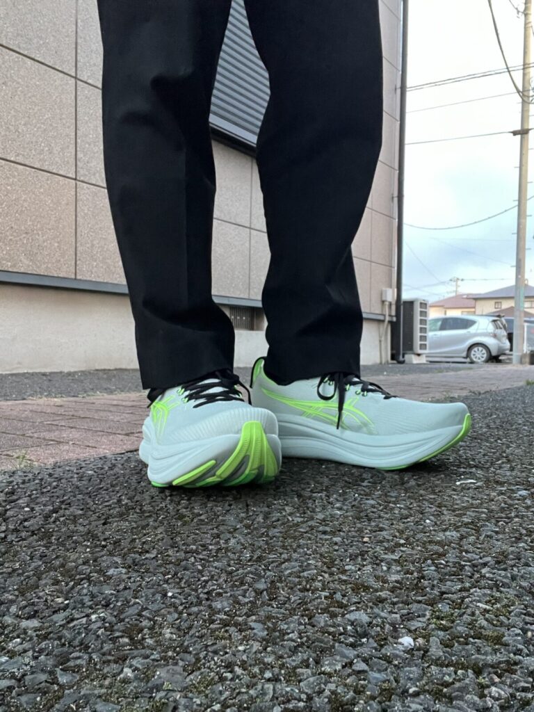 ゲルニンバス28　徹底レビュー　普段履きで履いてみた