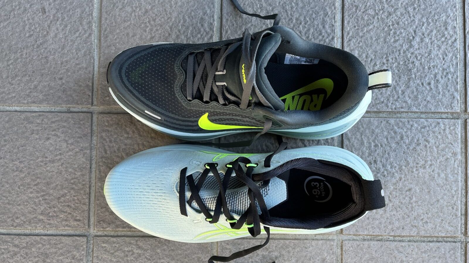 ボメロプラス vs ゲルニンバス28　徹底比較レビュー　上から見た写真