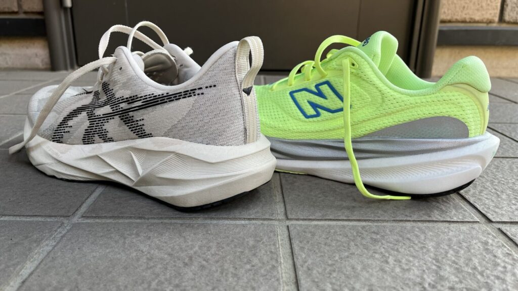 ノヴァブラスト5 vs 1080v15徹底比較レビュー　かかとから見た写真