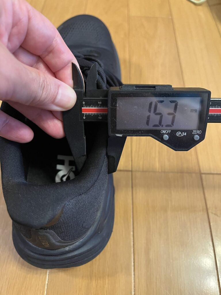 クリフトン11 履き口 サイド 幅